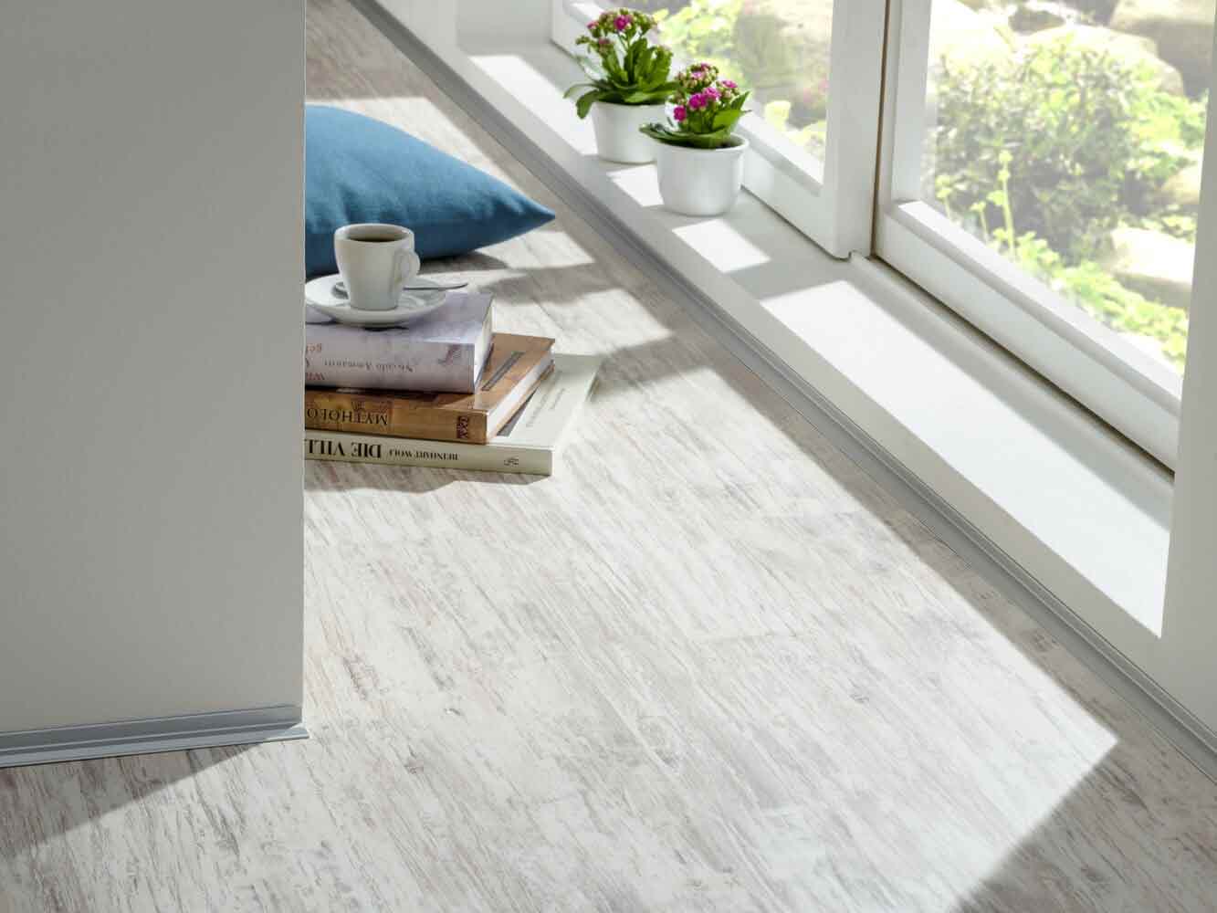 Küberit Wandabschlussprofil 369, selbstklebend – Bild 6